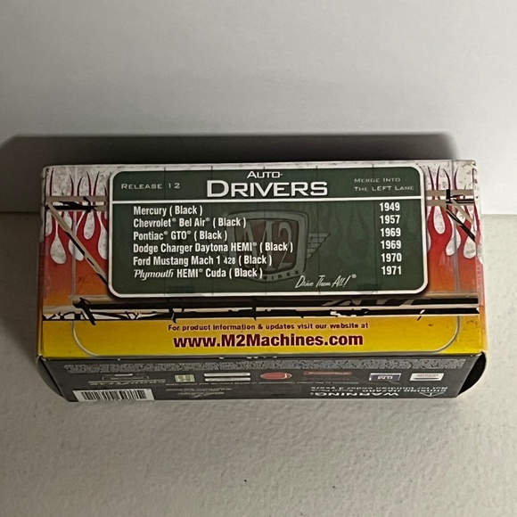 M2 Machines Auto Drivers 1957 Chevrolet Bel Air 11-08 Diecast Car Castline - Picture 4 of 9